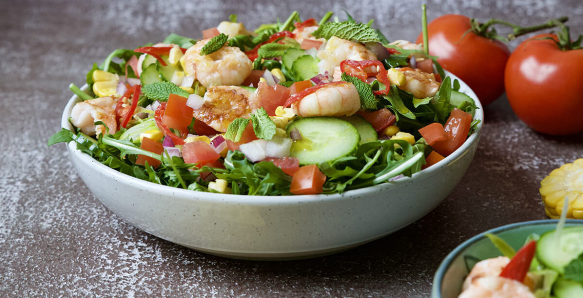 Mexican salad with prawns