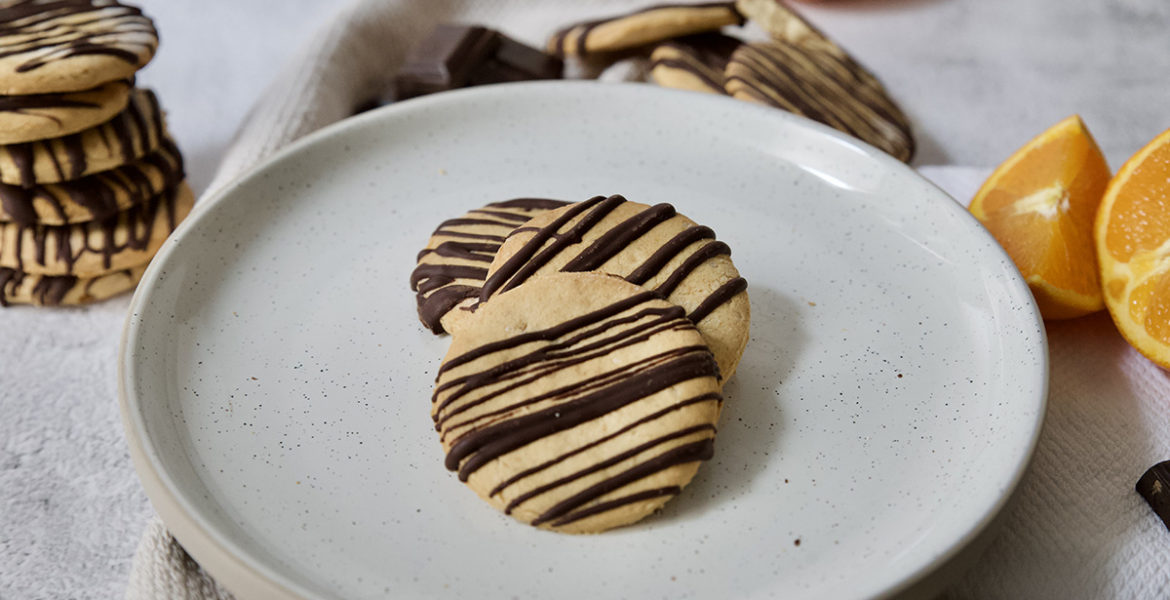 Orange and chocolate cookies