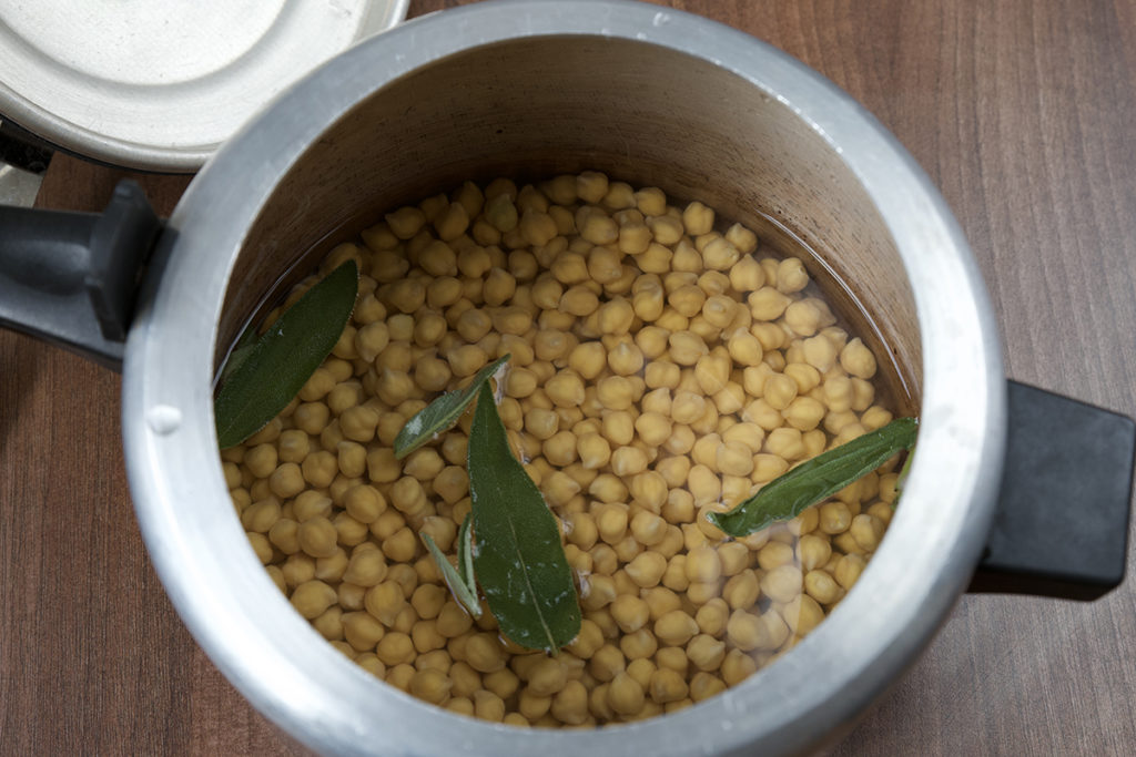 chickpea salad with feta and herbs