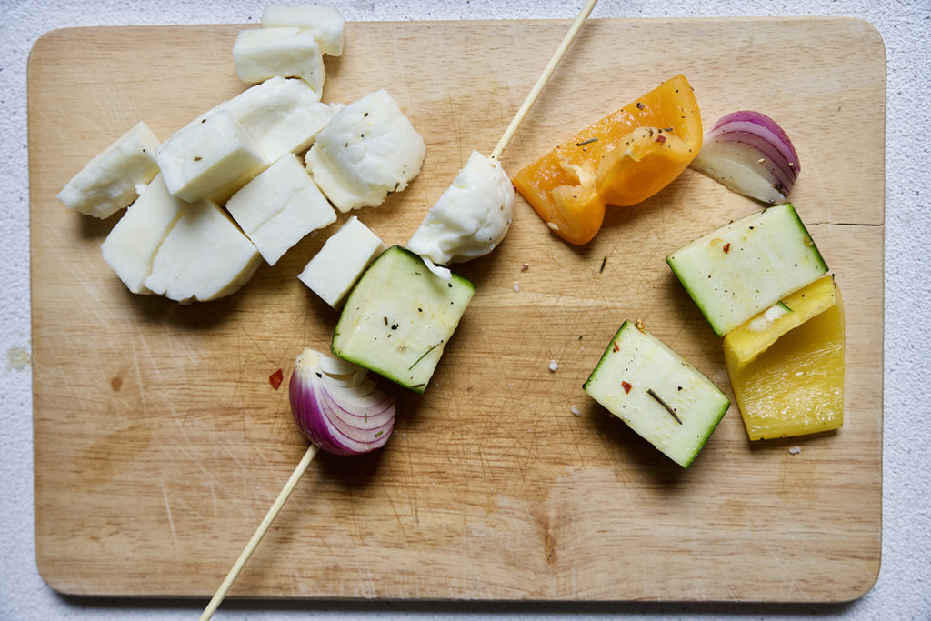 skewers vegetables and halloumi
