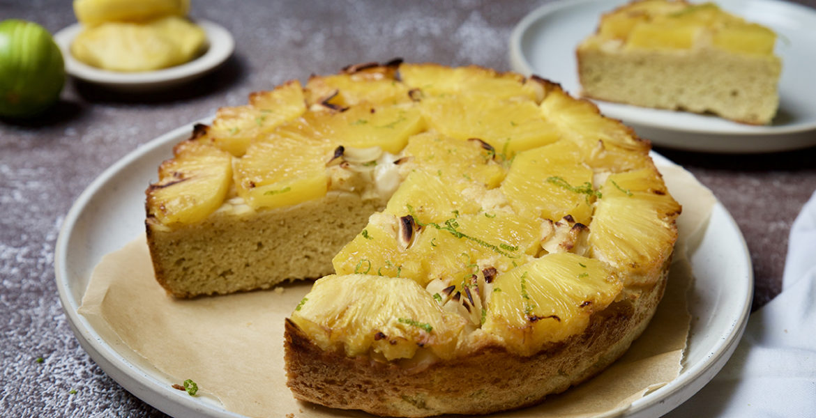 flourless cake with pineapple