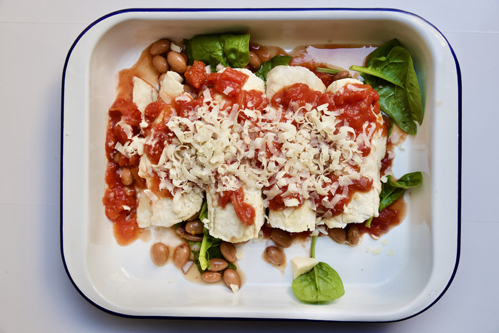 Enchiladas with tomato and spinach