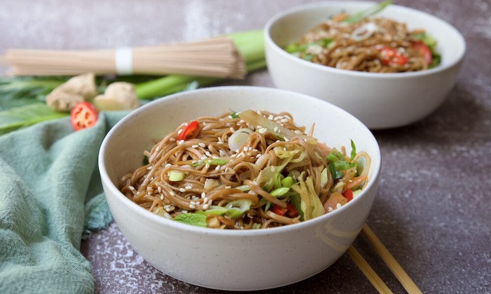 stir-fry noodles with vegetables